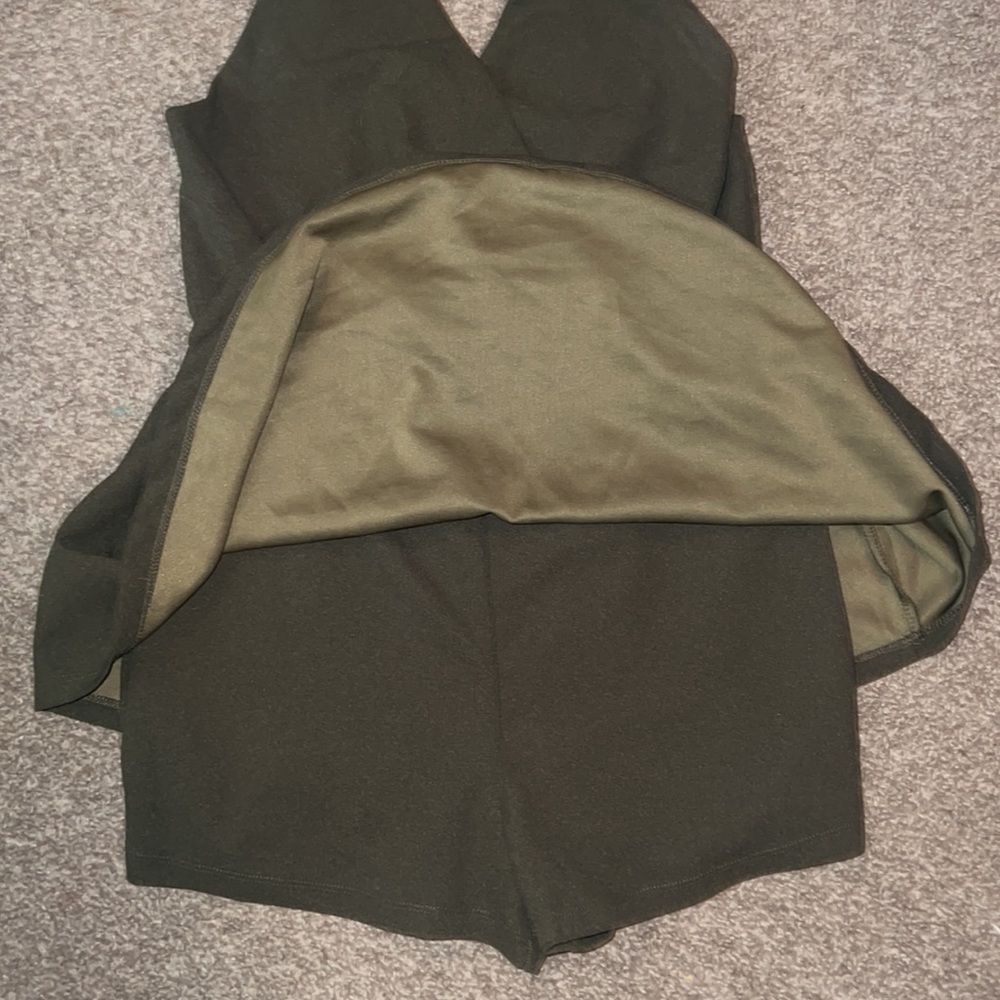 Romper - Picture 2 of 5
